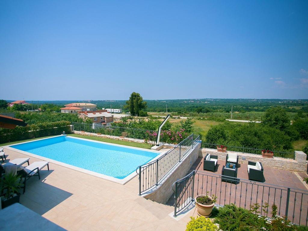 Luxurious Villa With Swimming Pool In Sveti Lovrec Selina Exteriér fotografie