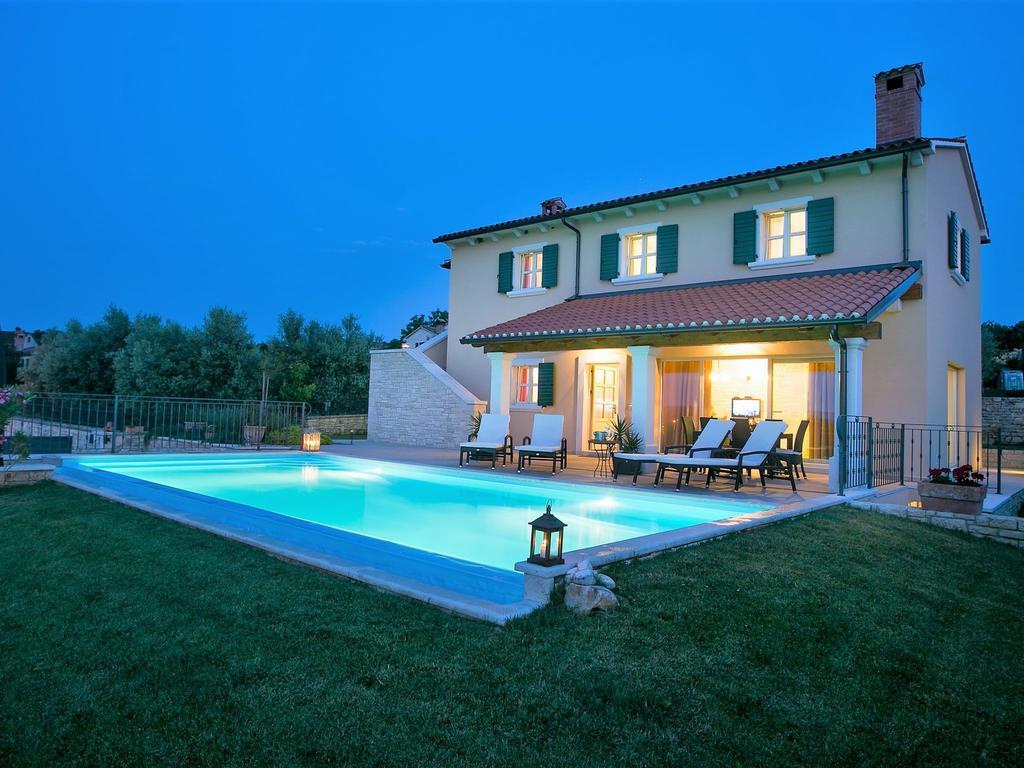 Luxurious Villa With Swimming Pool In Sveti Lovrec Selina Exteriér fotografie